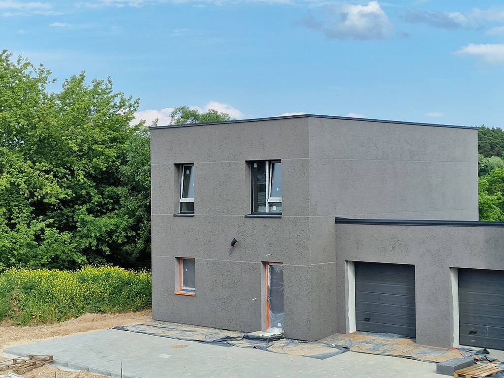 Namai ant Neries kranto