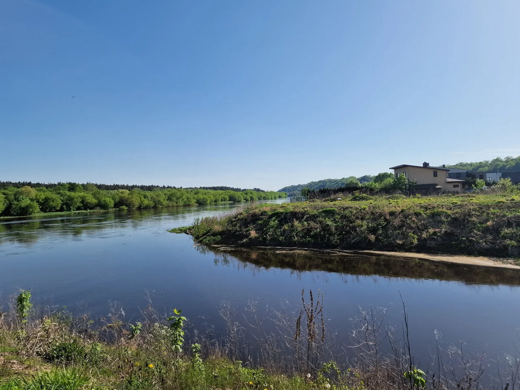 Namai ant Neries kranto