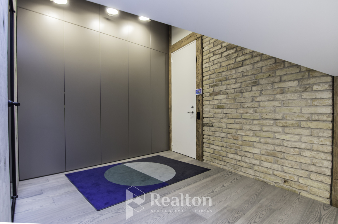 Nuomojamas stilingas 2 kambarių butas pačioje Vilniaus miesto širdyje, Šv. Mykolo g.!-image-270592126