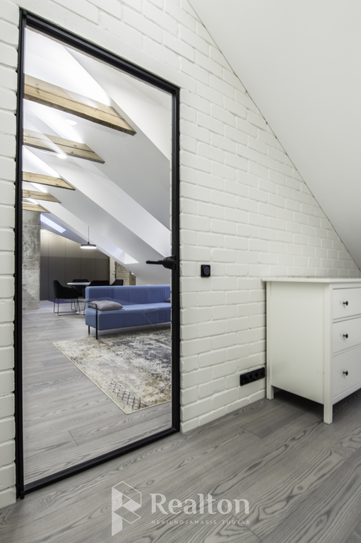 Nuomojamas stilingas 2 kambarių butas pačioje Vilniaus miesto širdyje, Šv. Mykolo g.!-image-270592120