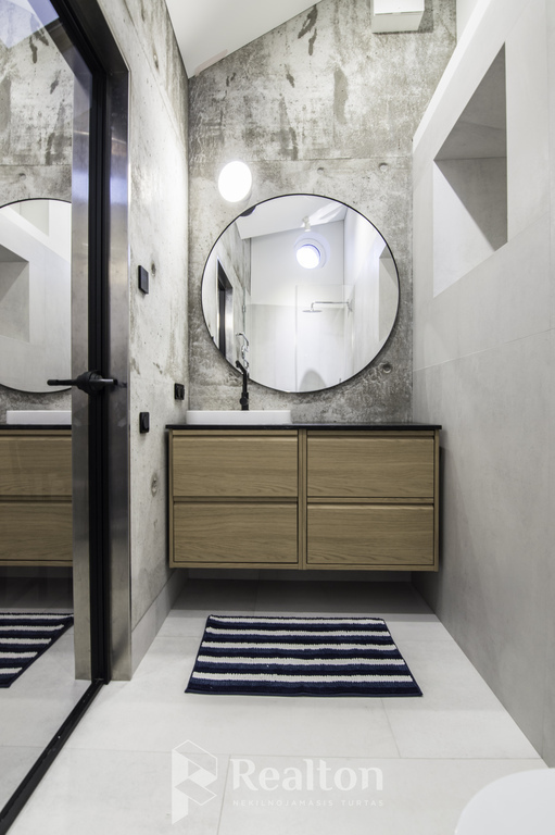 Nuomojamas stilingas 2 kambarių butas pačioje Vilniaus miesto širdyje, Šv. Mykolo g.!-image-270592124