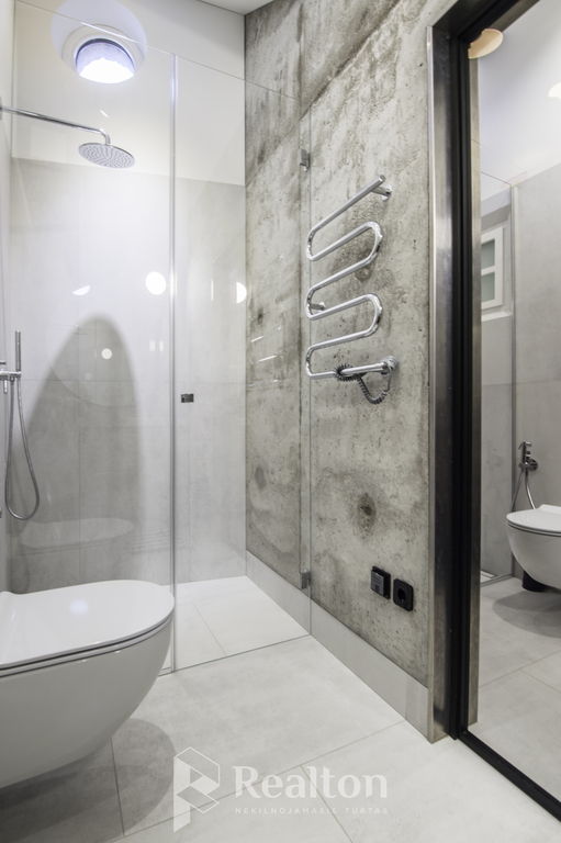 Nuomojamas stilingas 2 kambarių butas pačioje Vilniaus miesto širdyje, Šv. Mykolo g.!-image-270592125