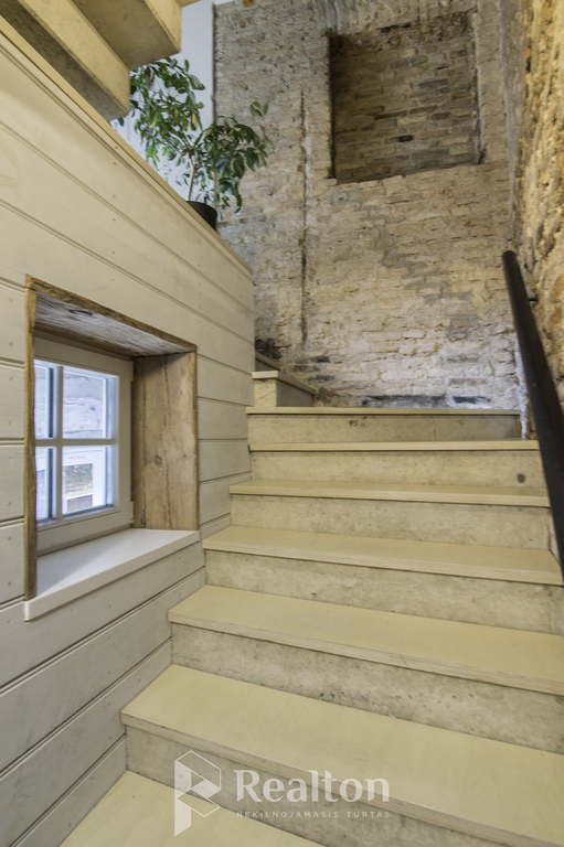 Nuomojamas stilingas 2 kambarių butas pačioje Vilniaus miesto širdyje, Šv. Mykolo g.!-image-270592127