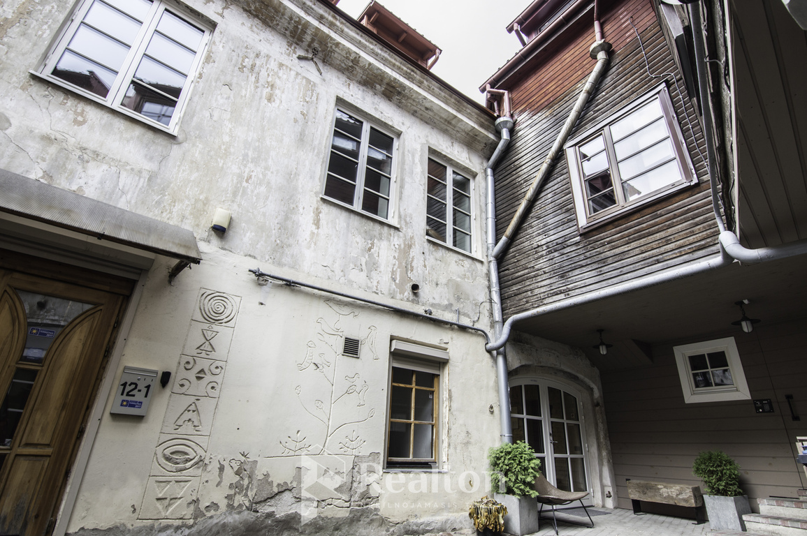 Nuomojamas stilingas 2 kambarių butas pačioje Vilniaus miesto širdyje, Šv. Mykolo g.!-image-270592129