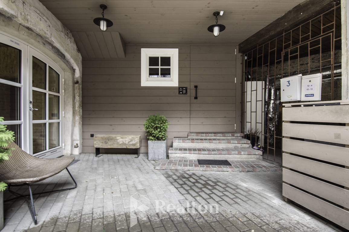 Nuomojamas stilingas 2 kambarių butas pačioje Vilniaus miesto širdyje, Šv. Mykolo g.!-image-270592128