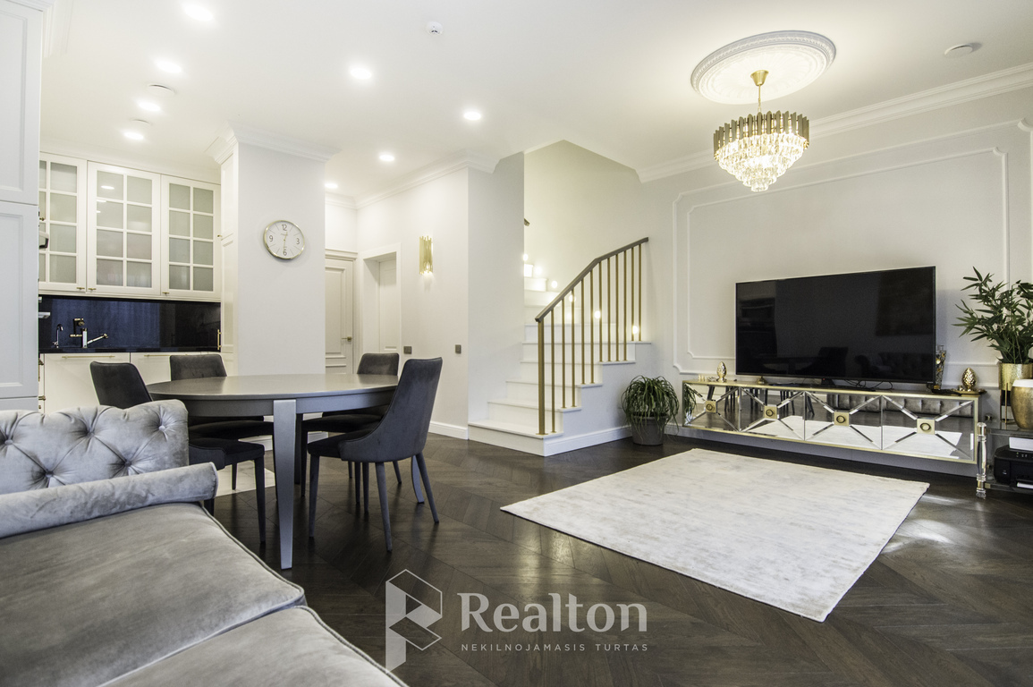 Parduodamas gerai įrengtas A+ sublokuotas namas Pavilnyje, Pranciškaus Petro Būčio g.!-image-270594292