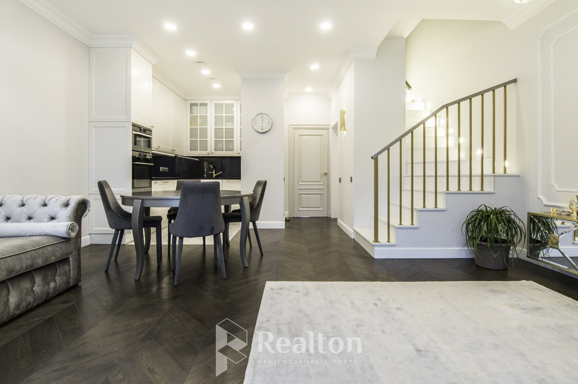 Parduodamas gerai įrengtas A+ sublokuotas namas Pavilnyje, Pranciškaus Petro Būčio g.!-image-270594291