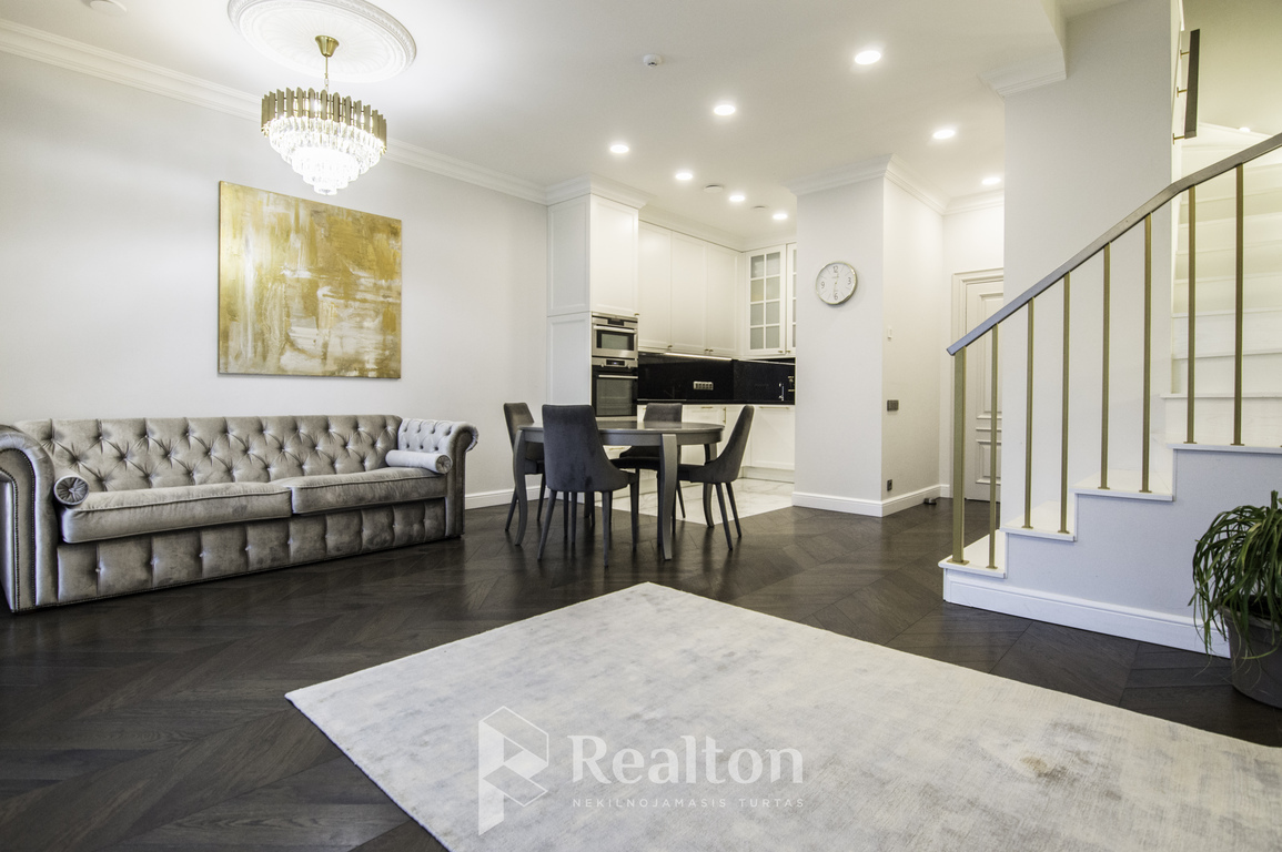 Parduodamas gerai įrengtas A+ sublokuotas namas Pavilnyje, Pranciškaus Petro Būčio g.!-image-270594293