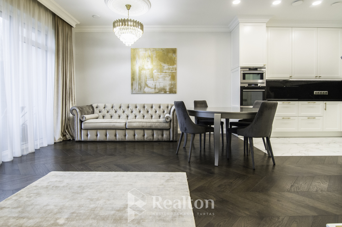 Parduodamas gerai įrengtas A+ sublokuotas namas Pavilnyje, Pranciškaus Petro Būčio g.!-image-270594294