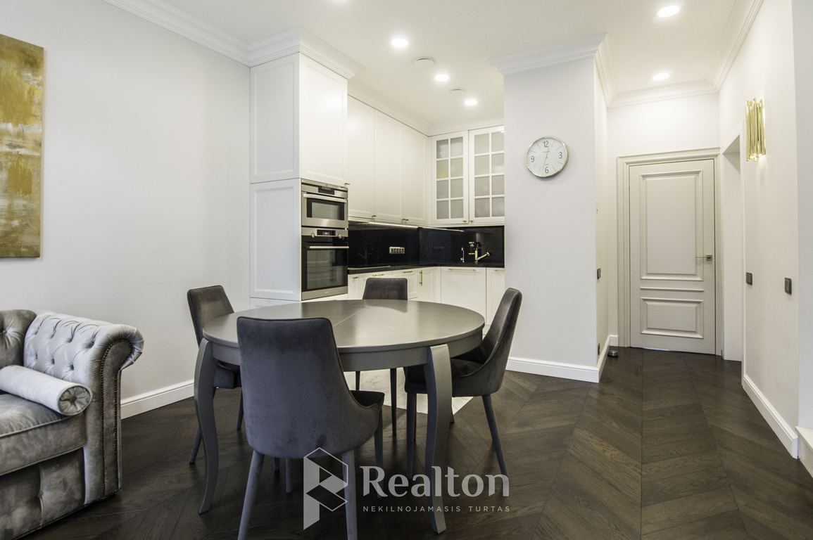 Parduodamas gerai įrengtas A+ sublokuotas namas Pavilnyje, Pranciškaus Petro Būčio g.!-image-270594295