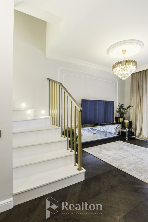 Parduodamas gerai įrengtas A+ sublokuotas namas Pavilnyje, Pranciškaus Petro Būčio g.!-image-270594303