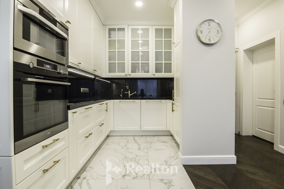 Parduodamas gerai įrengtas A+ sublokuotas namas Pavilnyje, Pranciškaus Petro Būčio g.!-image-270594297