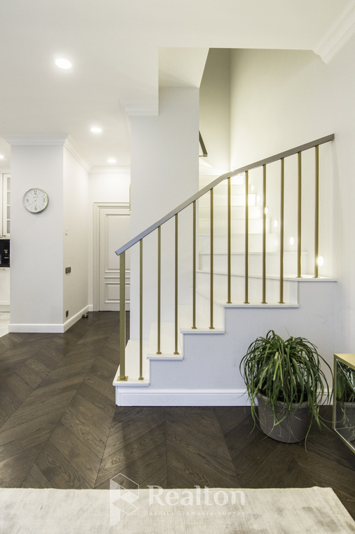 Parduodamas gerai įrengtas A+ sublokuotas namas Pavilnyje, Pranciškaus Petro Būčio g.!-image-270594299