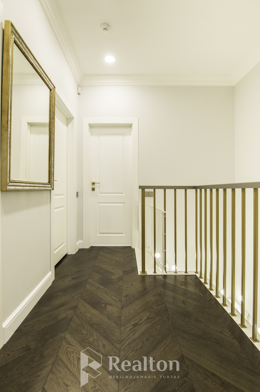 Parduodamas gerai įrengtas A+ sublokuotas namas Pavilnyje, Pranciškaus Petro Būčio g.!-image-270594309