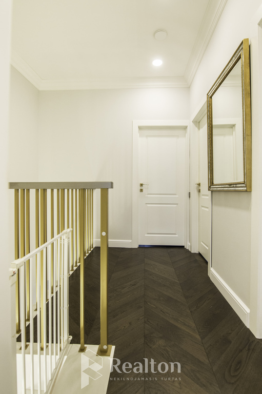 Parduodamas gerai įrengtas A+ sublokuotas namas Pavilnyje, Pranciškaus Petro Būčio g.!-image-270594305