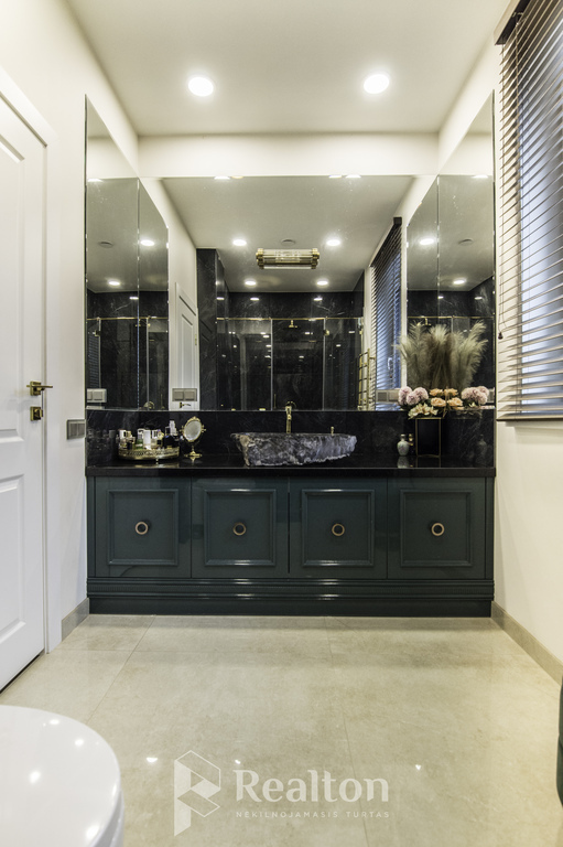 Parduodamas gerai įrengtas A+ sublokuotas namas Pavilnyje, Pranciškaus Petro Būčio g.!-image-270594310