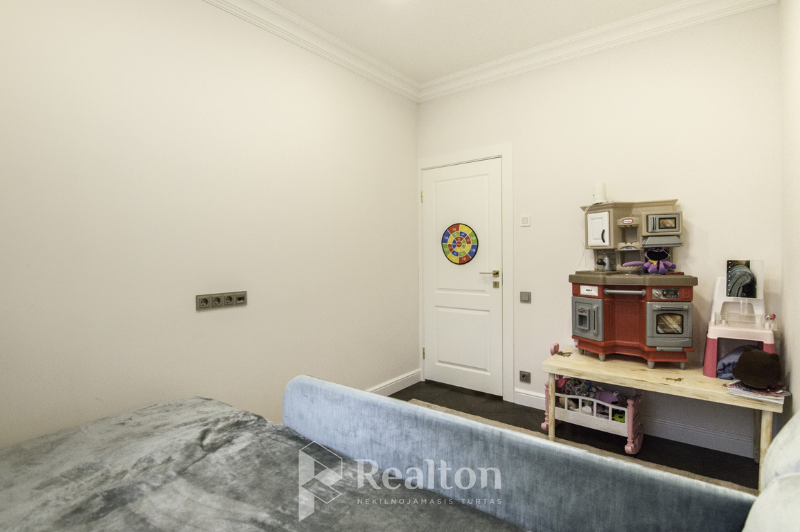 Parduodamas gerai įrengtas A+ sublokuotas namas Pavilnyje, Pranciškaus Petro Būčio g.!-image-270594315