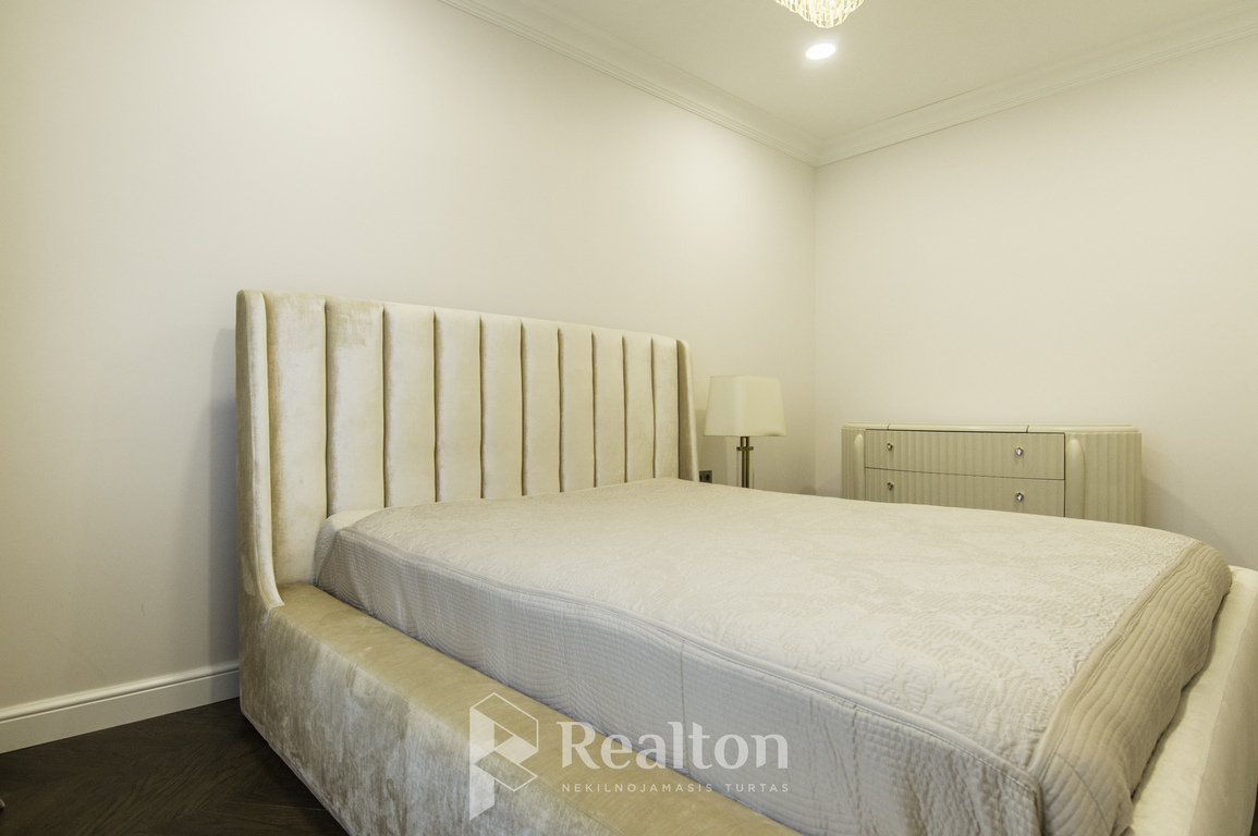 Parduodamas gerai įrengtas A+ sublokuotas namas Pavilnyje, Pranciškaus Petro Būčio g.!-image-270594307