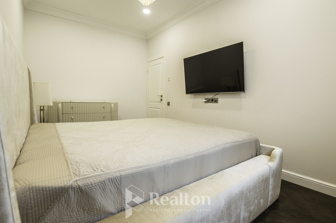 Parduodamas gerai įrengtas A+ sublokuotas namas Pavilnyje, Pranciškaus Petro Būčio g.!-image-270594308