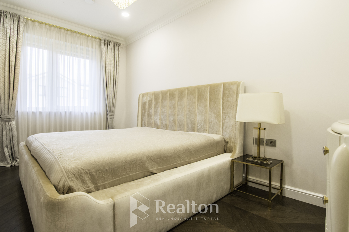 Parduodamas gerai įrengtas A+ sublokuotas namas Pavilnyje, Pranciškaus Petro Būčio g.!-image-270594306