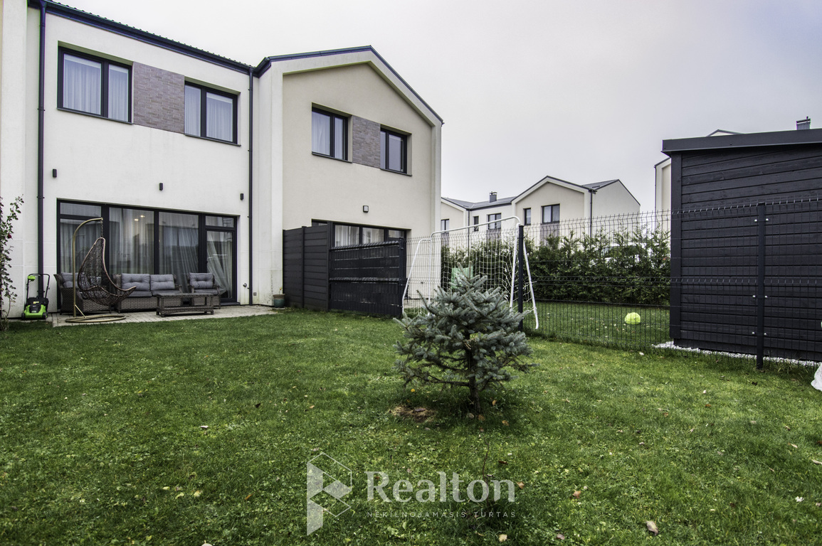 Parduodamas gerai įrengtas A+ sublokuotas namas Pavilnyje, Pranciškaus Petro Būčio g.!-image-270594321