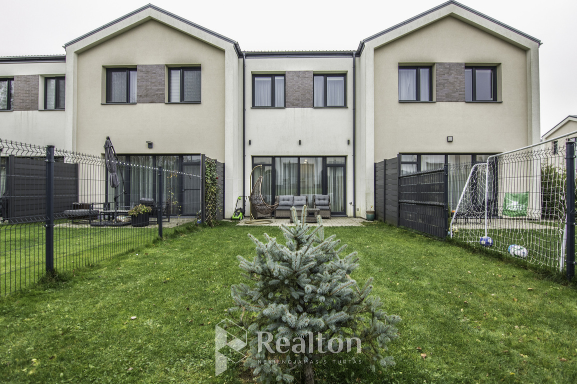 Parduodamas gerai įrengtas A+ sublokuotas namas Pavilnyje, Pranciškaus Petro Būčio g.!-image-270594320