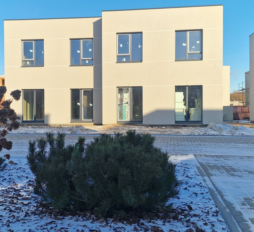 Namas Kaune prie Neries