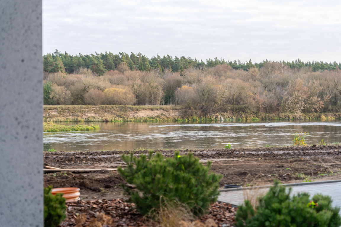 Namas Kaune prie Neries