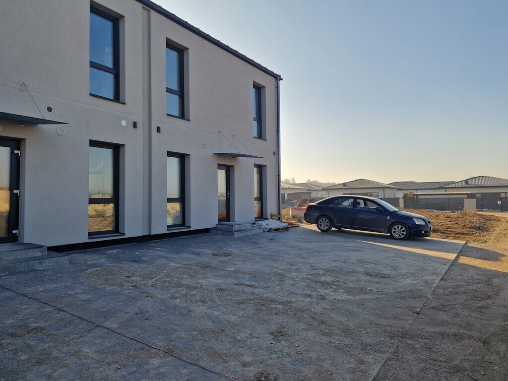 Naujas patogus kotedžas ramioje vietoje