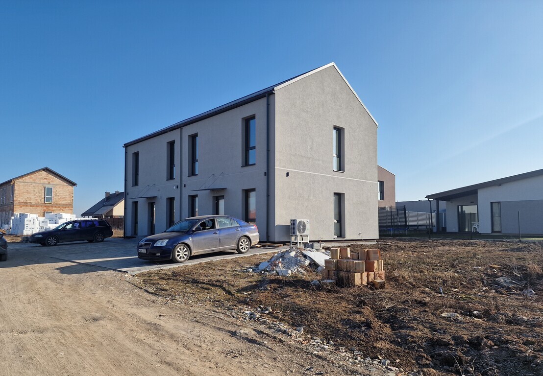 Naujas patogus kotedžas ramioje vietoje