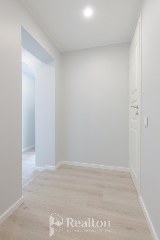 Parduodamas butas Fabijoniškių g., Fabijoniškėse, Vilniuje, 37.58 kv.m ploto-image-270590931