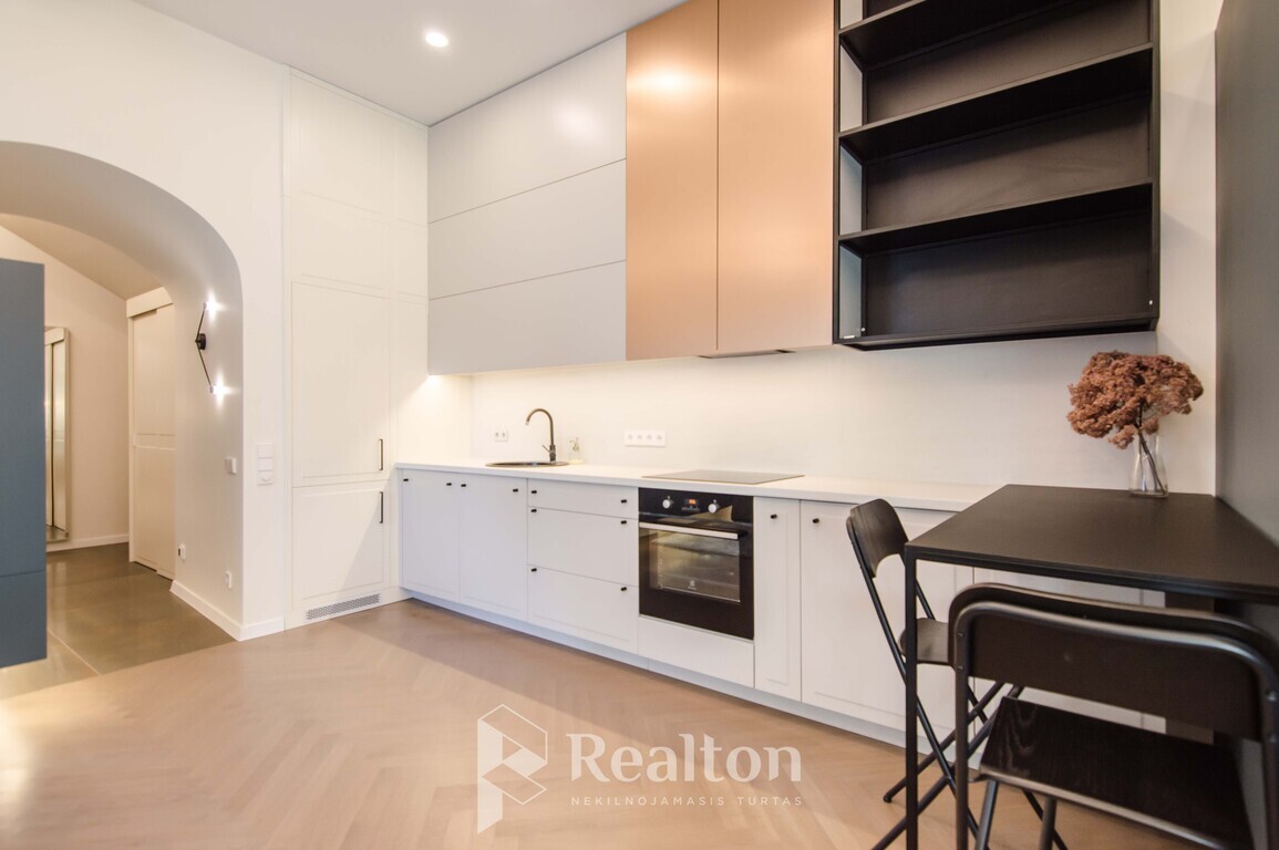 Parduodamas butas J. Basanavičiaus g., Senamiestyje, Vilniuje, 42.84 kv.m ploto-image-270591982