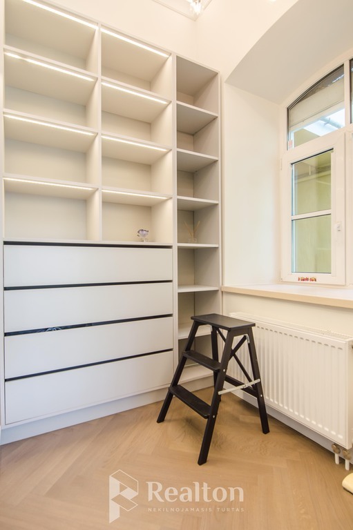 Parduodamas butas J. Basanavičiaus g., Senamiestyje, Vilniuje, 42.84 kv.m ploto-image-270591979