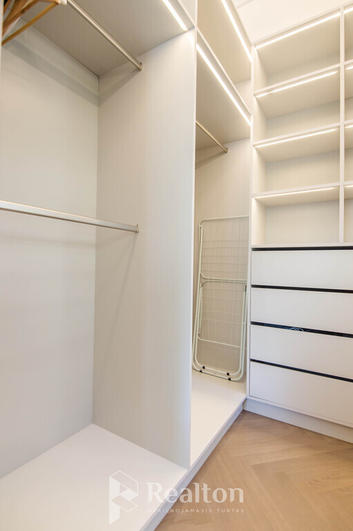 Parduodamas butas J. Basanavičiaus g., Senamiestyje, Vilniuje, 42.84 kv.m ploto-image-270591980