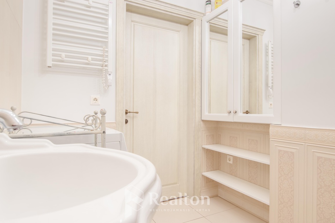 Parduodamas butas Stirnų g., Žvėryne, Vilniuje, 36.4 kv.m ploto, 2 kambariai-image-278263531