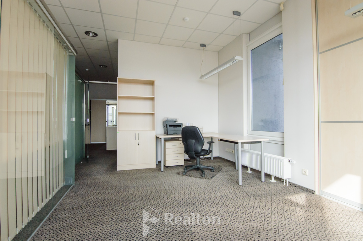 Nuomojamos patalpos Kareivių g., Žirmūnuose, Vilniuje, 62 kv.m ploto-image-270593906