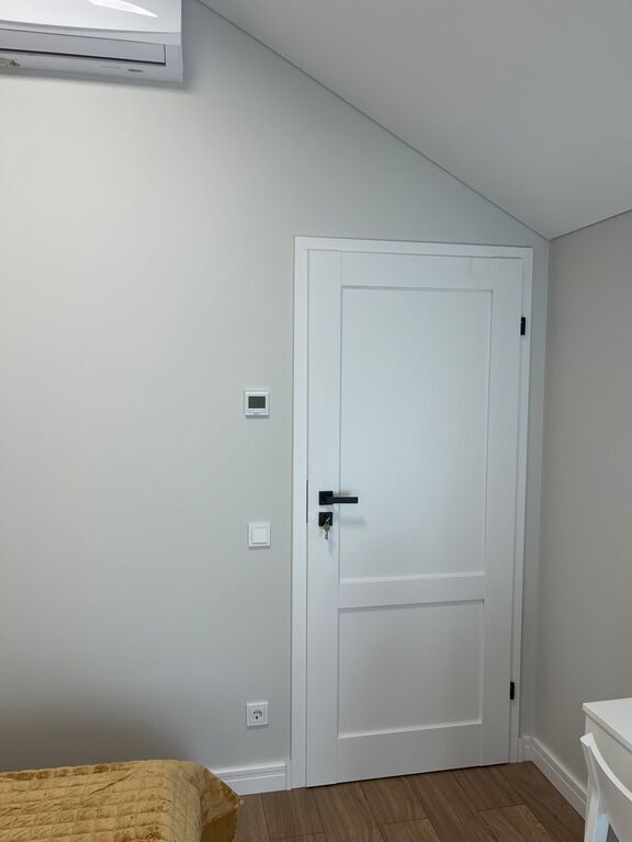 PARDUODAMAS kotedžas MONCIŠKĖSE, UŽDARAMAME KVARTALE su baseinu ir pirtimis!