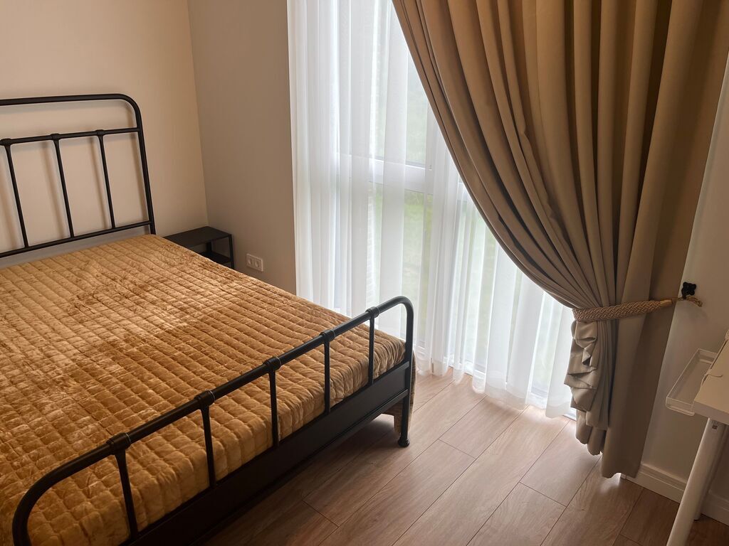 PARDUODAMAS kotedžas MONCIŠKĖSE, UŽDARAMAME KVARTALE su baseinu ir pirtimis!