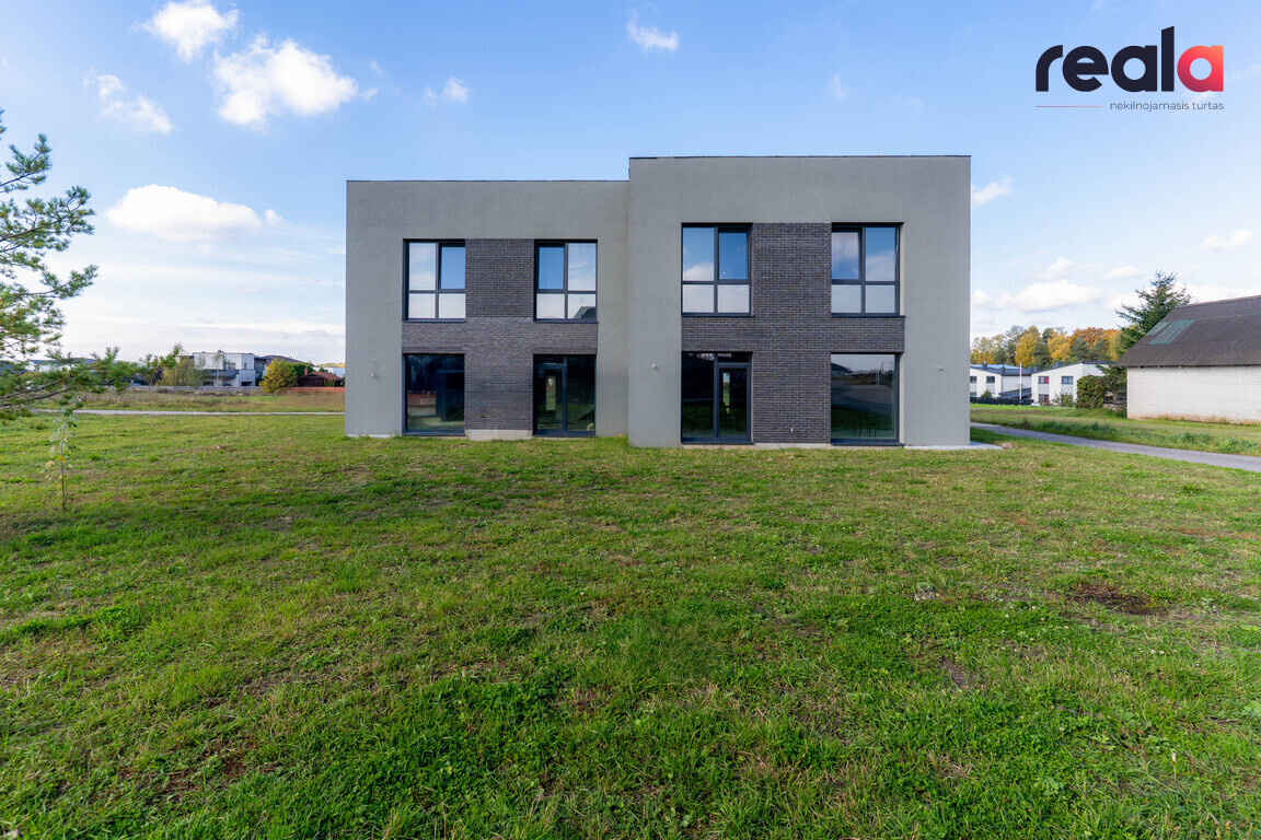 Parduodamas sublokuotas namas Vilniaus rajone, Platiniškių kaime 147 kv.m ploto