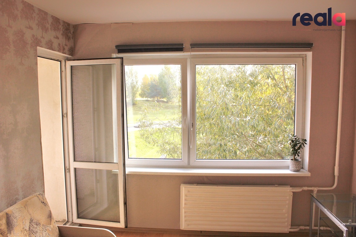 PARDUODAMAS ERDVUS 1 KAMBARIO BUTAS SU GALIMYBE PERPLANUOTI Į 2 KAMBARIUS!