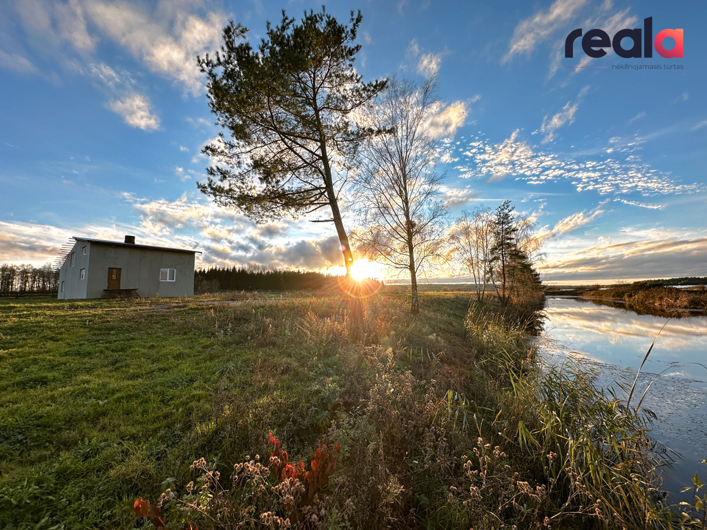 Parduodamas nestandartinis objektas šalia Žaslių ežero, 320.02 kv.m ploto, 2 aukštai