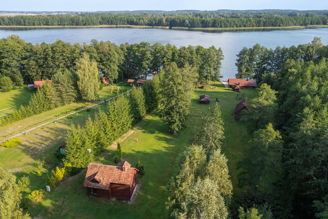 Parduodama sodyba su ežero pakrante Ežero g., Papiškių k., 138.5 kv.m ploto, 2 aukštai