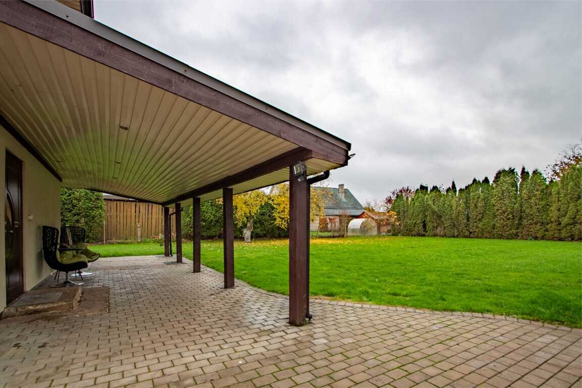 Namas, Gluosnių g., Janušavos k.