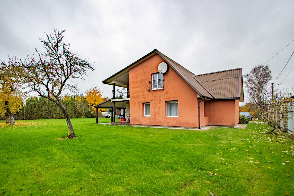 Namas, Gluosnių g., Janušavos k.