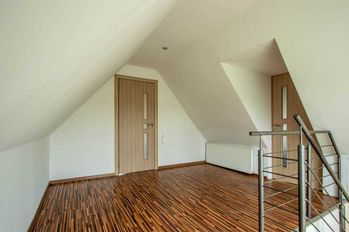 Namas, Gluosnių g., Janušavos k.