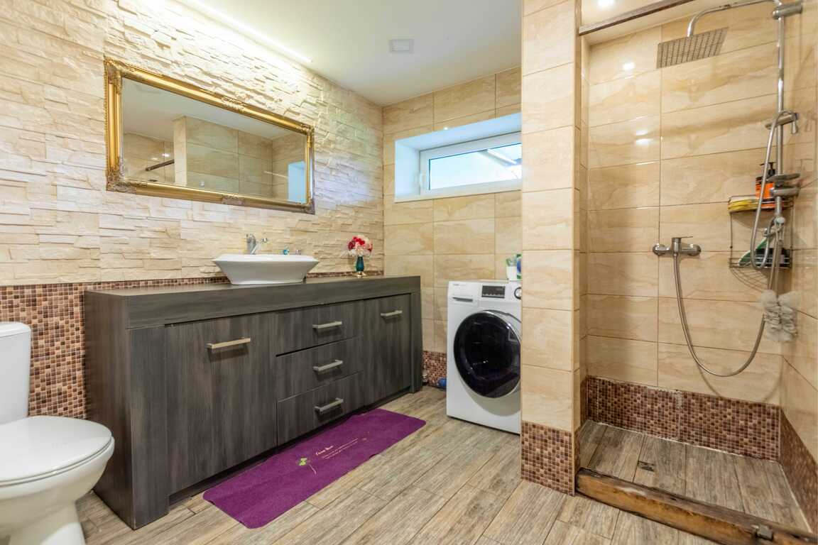 Namas, Gluosnių g., Janušavos k.