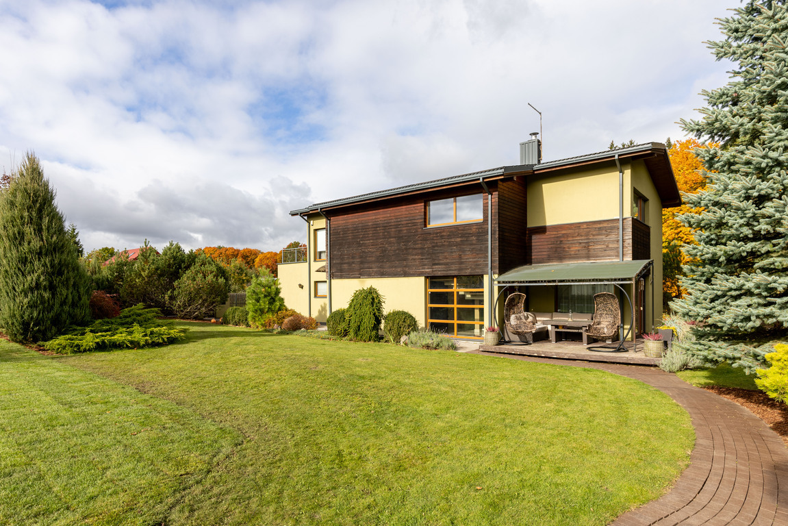 Parduodamas namas Dobiliukų tak., Akademijos mstl., 212 kv.m ploto