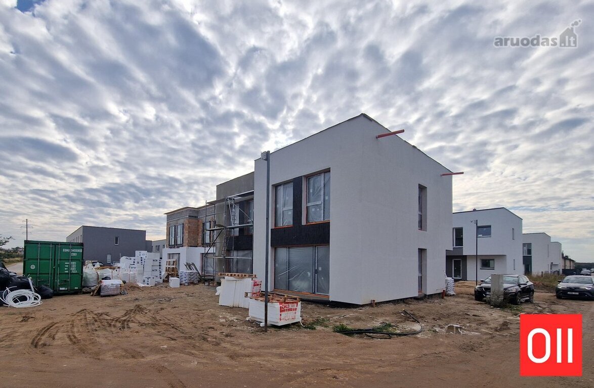 Naujas kotedžas Giraitėje