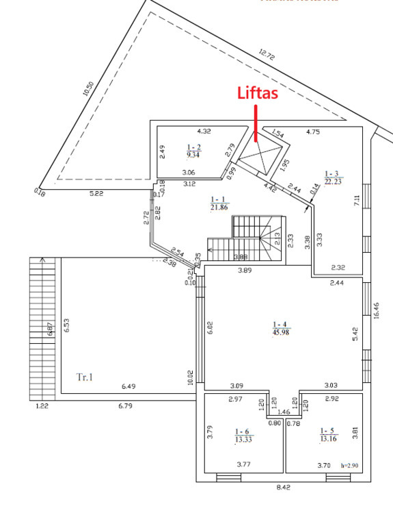 Namas šalia šlaito