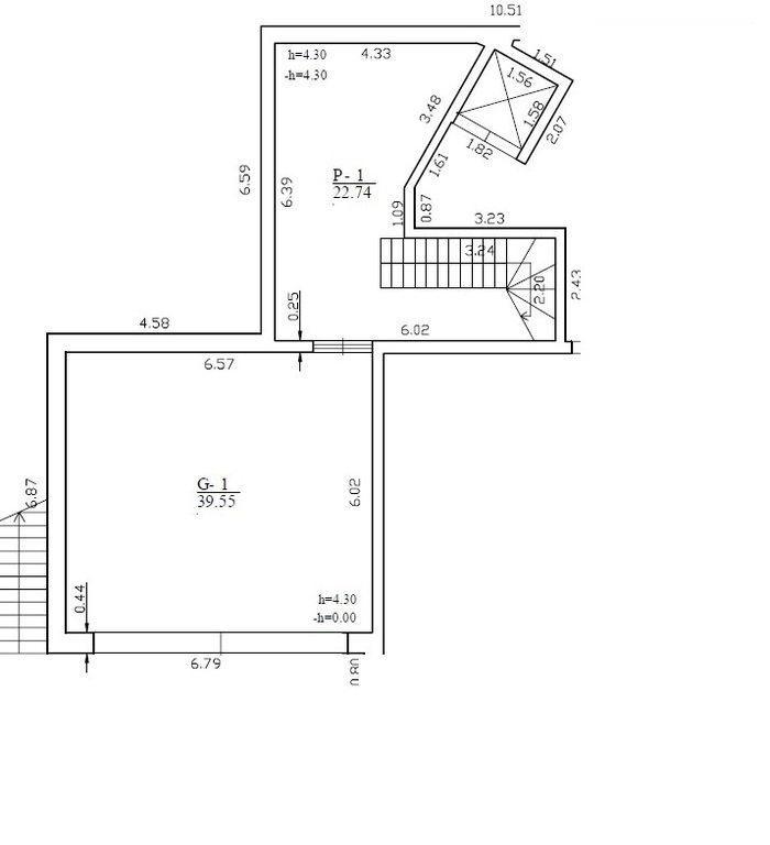 Namas šalia šlaito